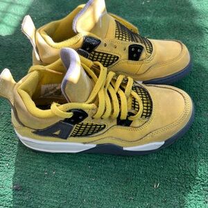 Air Jordan Retro 4 “Lightning” (PS) Sz 2.5